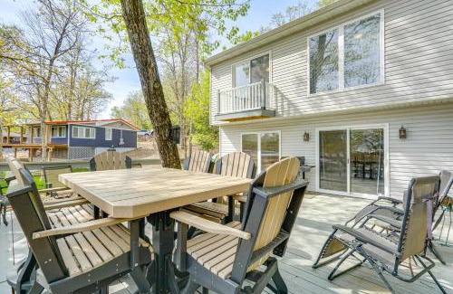 Roach Maison | Balcony and Fire Pit Home on Lake of Ozarks!