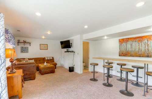Roach Maison | Balcony and Fire Pit Home on Lake of Ozarks!