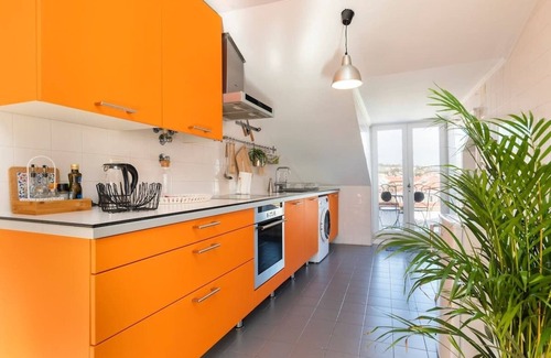 Santo Amaro Appartement | Balcony Bliss | View & LX Factory, Congress Centre