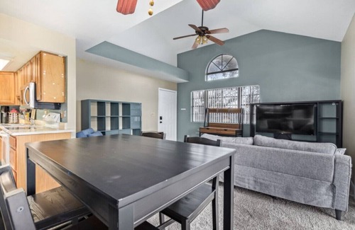 Glendale Appartement | Balcony | Near Glendale Community College