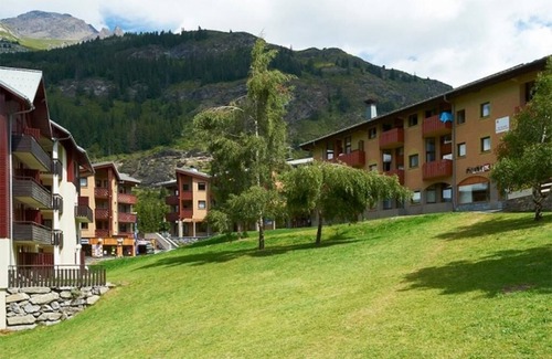 Lanslevillard Appartement | 300m du centre station, piscine, balcon, parking, télévision, casier à ski, 35m², Val Cenis