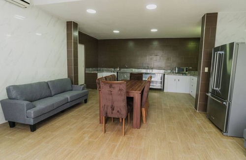 Cojimies Appartement | Balcony Room w/ outdoor pool and shared kitchen