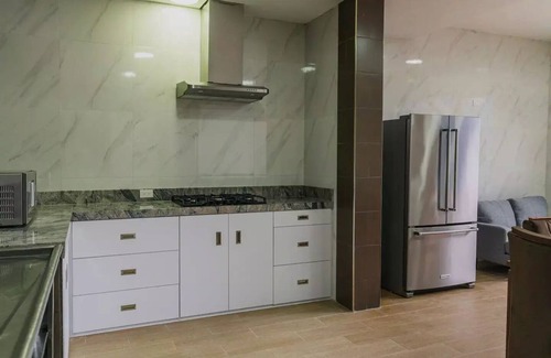 Cojimies Appartement | Balcony Room w/ outdoor pool and shared kitchen
