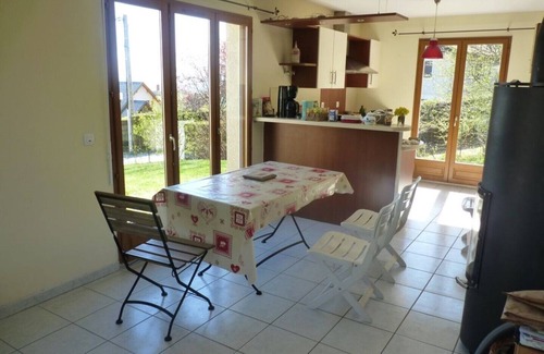 Toiny Villa | Villa au calme et lumineuse entourée d'un grand terrain arboré de 1050m2