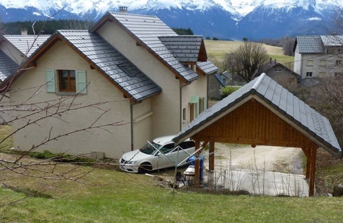 Toiny Villa | Villa au calme et lumineuse entourée d'un grand terrain arboré de 1050m2