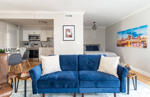 Rutledge Hill Copropriété | Condo de ville pratique! Moderne et étincelant de propreté!