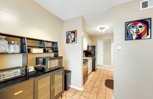 North San Antonio - SAT Copropriété | Balcony, Walk to Hospital: Condo in San Antonio