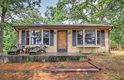 Baldwin Maison | Baldwin Cabin with Private Beach on Little Lake!