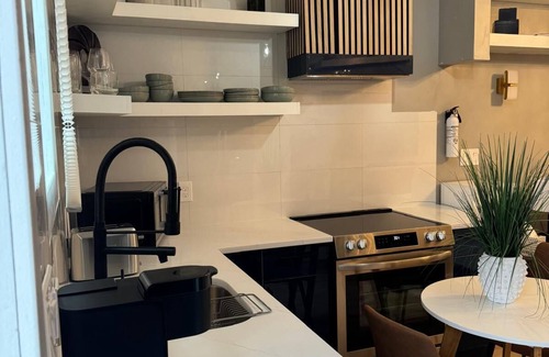 Baldwin Appartement | Baldwin's Bijou Studio Apartment w/ a/c, queen bed