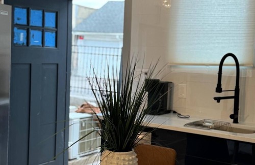 Baldwin Appartement | Baldwin's Bijou Studio Apartment w/ a/c, queen bed