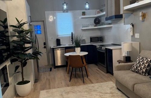 Baldwin Appartement | Baldwin's Bijou Studio apartment in Baldwin with Queen bed, AC, WiFi