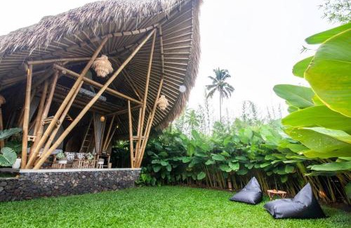 Selat Villa | Balikayanas Bamboo House - Miggiell House