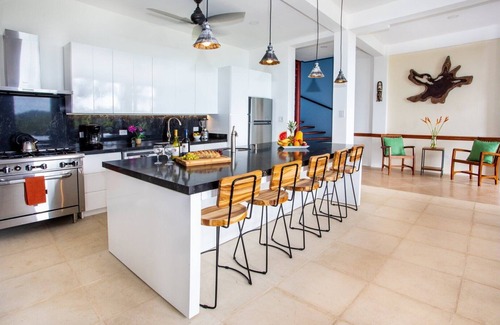 Manuel Antonio Villa | Villa tropicale dans quartier fermé avec piscine privée et vue imprenable.