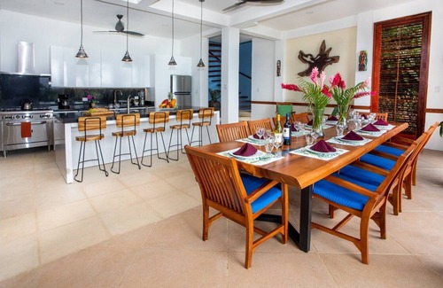 Manuel Antonio Villa | Villa tropicale dans quartier fermé avec piscine privée et vue imprenable.
