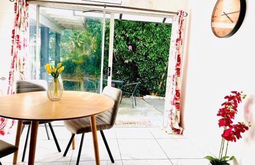 Auckland Appartement | Ball Place Residence-Enjoy the entire downstairs