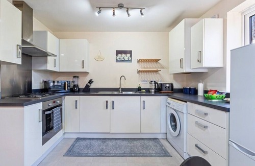 Smethwick Appartement | Balmoral Court -Sleeps 6 -Free Parking with Workspace & High-Speed WiFi