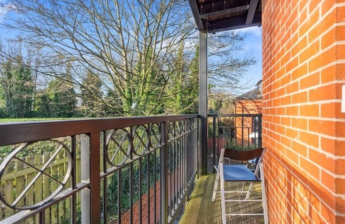 Smethwick Appartement | Balmoral Court -Sleeps 6 -Free Parking with Workspace & High-Speed WiFi