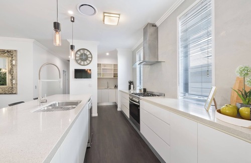 Morningside Maison | Balmoral House Retreat Pool & Spa