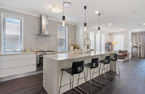 Morningside Maison | Balmoral House Retreat Pool & Spa