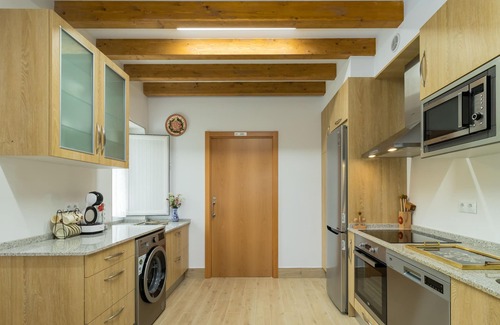 Fontibre Cottage | Balneario de Fontibre Rodeado de Finca Privada de 5.000 m2 con Jacuzzi y Terraza