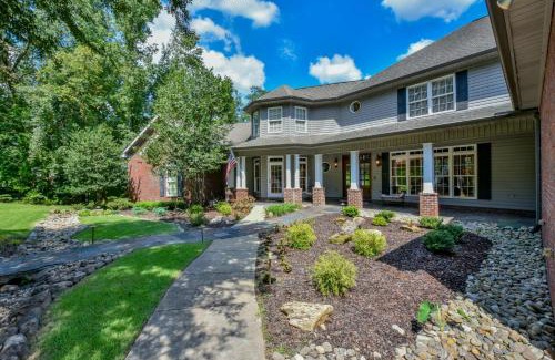 Tuscaloosa Maison | Bama Lakeside Retreat