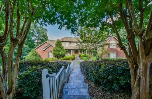 Tuscaloosa Maison | Bama Lakeside Retreat