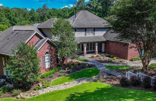 Tuscaloosa Maison | Bama Lakeside Retreat