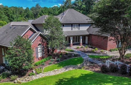 Tuscaloosa Maison | Bama Lakeside Retreat! PISCINES, LAC, BATEAU, GAMEROOM! Mis. État et Missouri disponibles.!