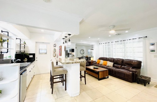 Dolphin Isles Maison | Bamboo House, Heated pool, Steps from the beach.
