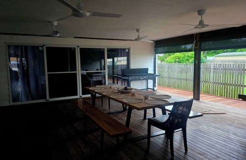 Farnborough Maison | Bangers Beach House, full of experiences on the great barrier reef!