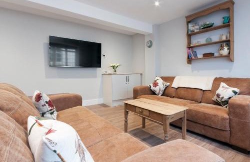 Dartmouth Maison | Bank Apartment 1
