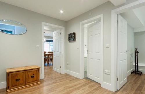Dartmouth Maison | Bank Apartment 1