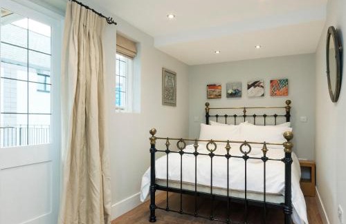 Dartmouth Maison | Bank Apartment 1
