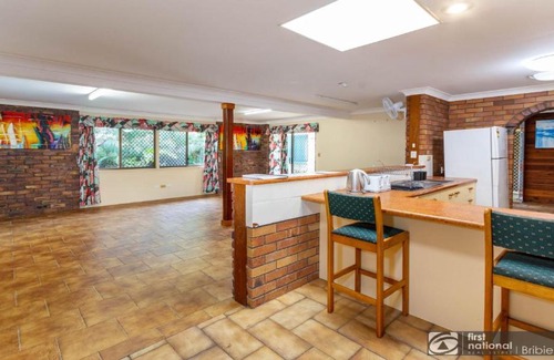 Banksia Beach Maison | Banksia Gem One Street Back From Waterfront