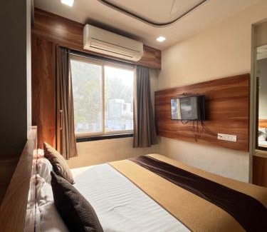 Nathdwara Hôtel | Bansuri hotel - opposite shreenathji temple just80mtr Walk l 1min away 966o9o1oo6