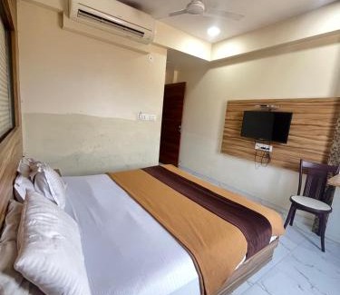 Nathdwara Hôtel | Bansuri hotel - opposite shreenathji temple just80mtr Walk l 1min away 966o9o1oo6