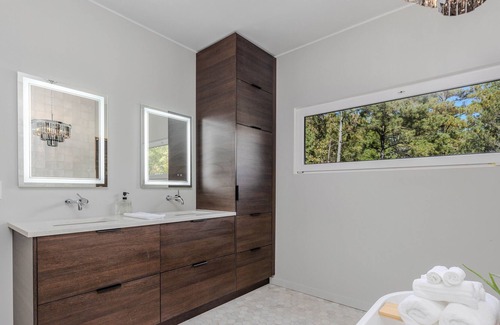 Chester Maison | Banya, Hot Tub, Pool and Sauna! Relax in Nature!
