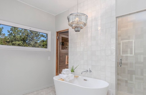 Chester Maison | Banya, Hot Tub, Pool and Sauna! Relax in Nature!
