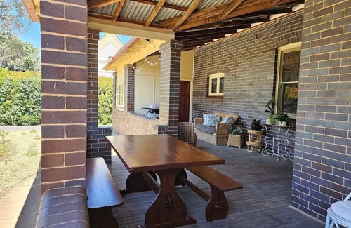 Gunning Maison | Barbour House - Self Contained BnB Share Save