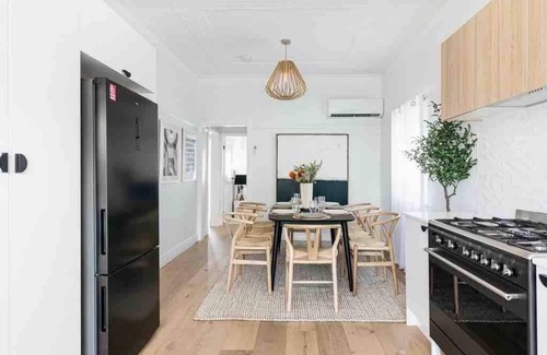 Bardon Maison | Urban Getaway Bardon Luxe 3 bed 2 bath + pool + air con.