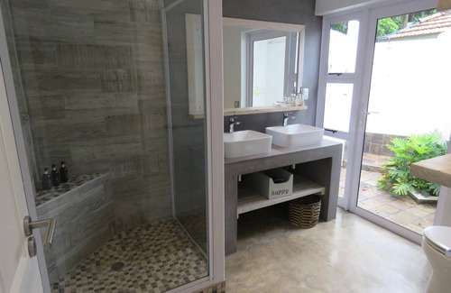 Scottburgh Lit Et Petit-Déjeuner | Bare Feet Retreat