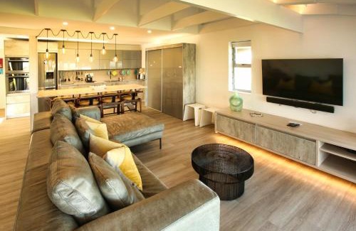 Langebaan Maison | Barefootin Beachfront Cottage, Loadshedding-Proof, Steps Away from Langebaan Main Beach Bliss