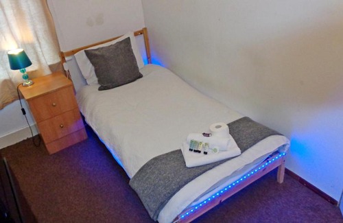 Barking Maison | Barking Station Property