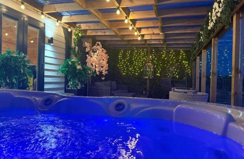 Cronberry Maison | Barlosh kiloch Tpod Lodge, Ayrshire, elec jacuzzi, bbq, Firepit, indooroutdoor terrace with outdoor sofa, egg chair,dinning country views,etc very spacious inside and out