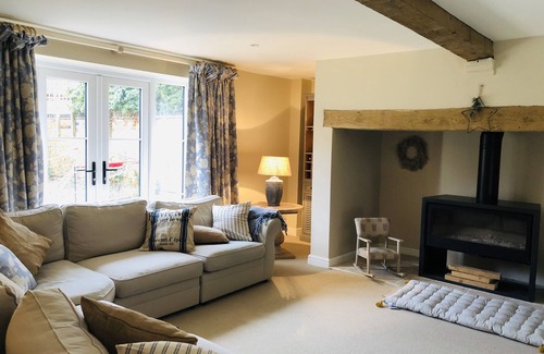 Long Marston Maison | Barn Conversion on the Edge of the Cotswolds. Cycle Route to Stratford Upon Avon