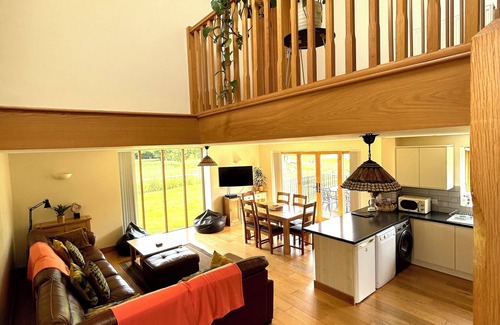Leigh upon Mendip Cottage | Contemporáneo Cottage Holiday de acueducto de un río, vistas rurales, 11 millas de Bath