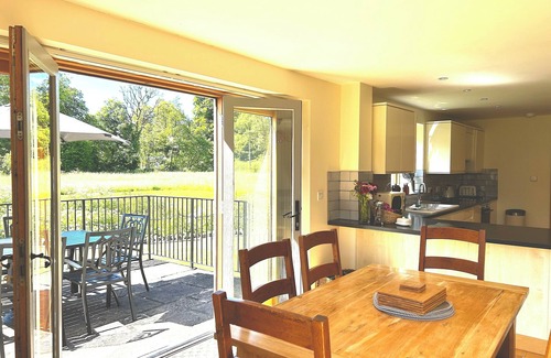Leigh upon Mendip Cottage | Contemporáneo Cottage Holiday de acueducto de un río, vistas rurales, 11 millas de Bath