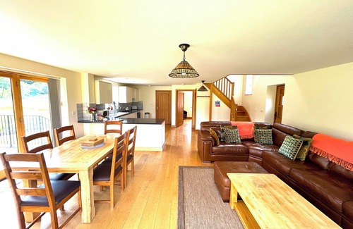 Leigh upon Mendip Cottage | Contemporáneo Cottage Holiday de acueducto de un río, vistas rurales, 11 millas de Bath