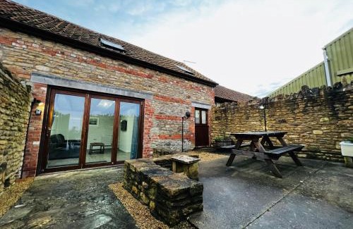 Frome Maison | Barn Cottage, with pre booked use of Indoor Swimming Pool