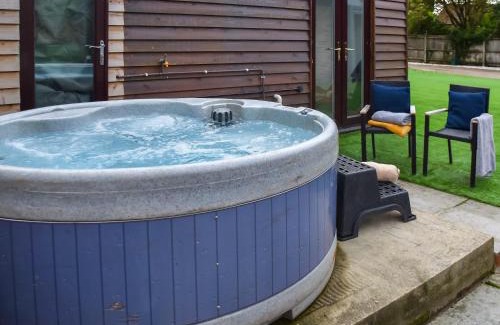 Rackheath Maison | Barn Court